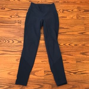 Lululemon mesh side leggings size 6